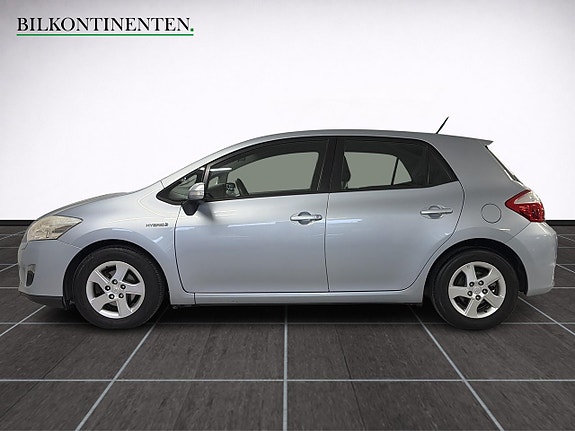 Toyota Auris 7 of 14
