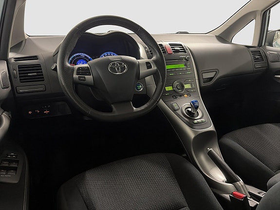 Toyota Auris 12 of 14