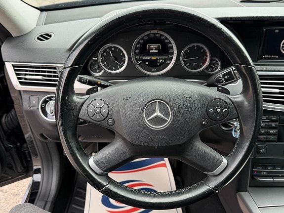 Mercedes-Benz E220 21 of 23