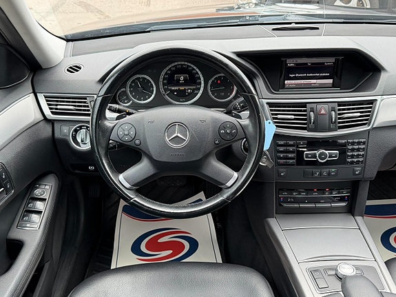 Mercedes-Benz E220 9 of 23