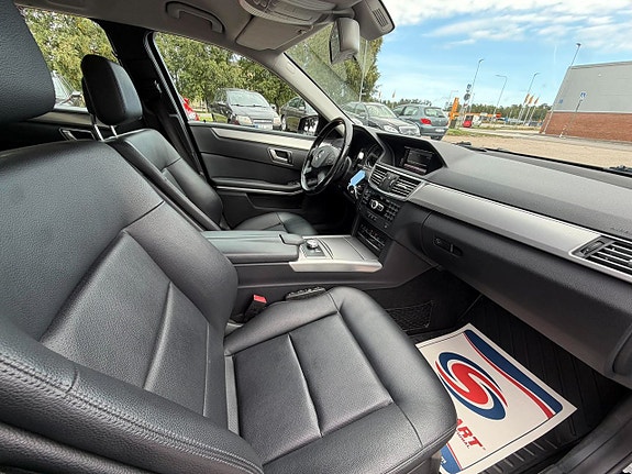 Mercedes-Benz E220 16 of 23