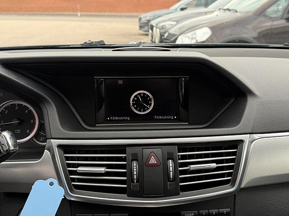 Mercedes-Benz E220 17 of 23