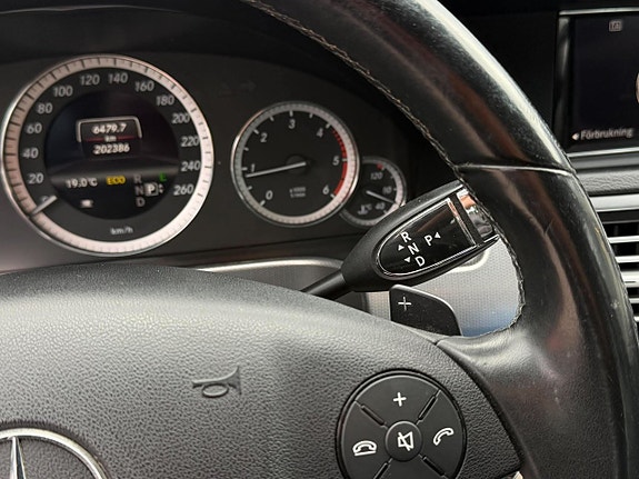 Mercedes-Benz E220 22 of 23