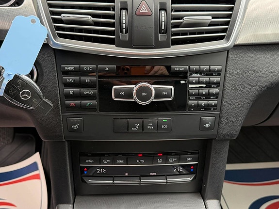Mercedes-Benz E220 18 of 23
