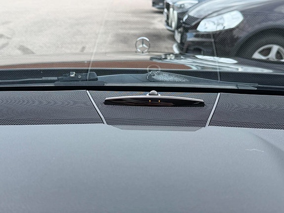 Mercedes-Benz E220 23 of 23