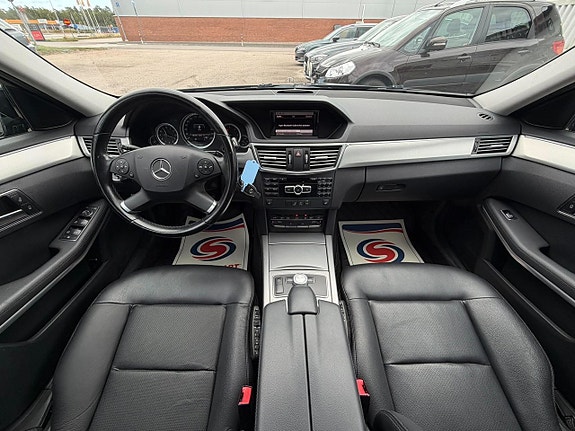 Mercedes-Benz E220 8 of 23