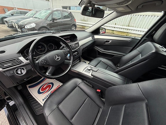 Mercedes-Benz E220 10 of 23