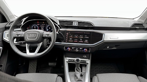 Audi Q3 13 of 15