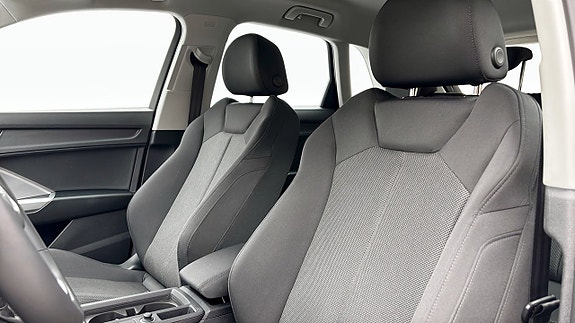 Audi Q3 10 of 15