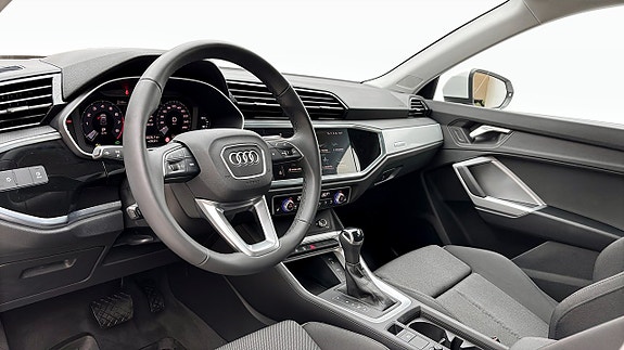 Audi Q3 8 of 15