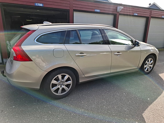 Volvo V60 3 of 5