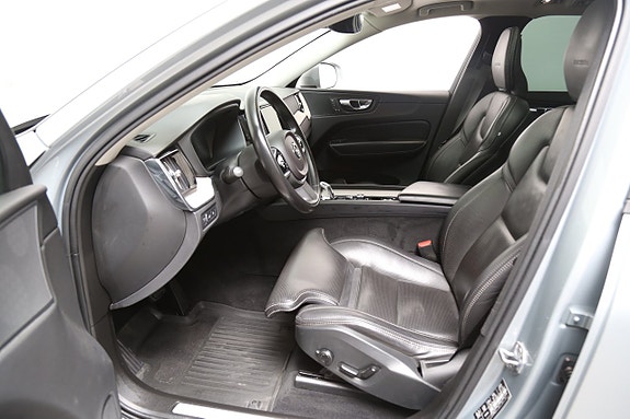 Volvo XC60 12 of 30