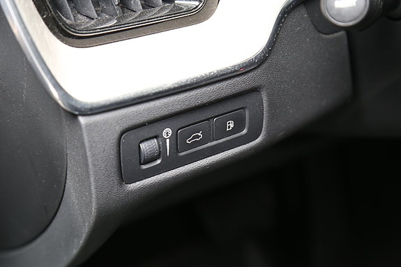 Volvo XC60 16 of 30