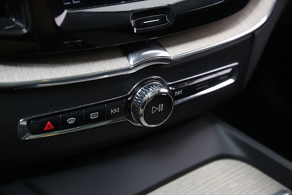 Volvo XC60 30 of 30