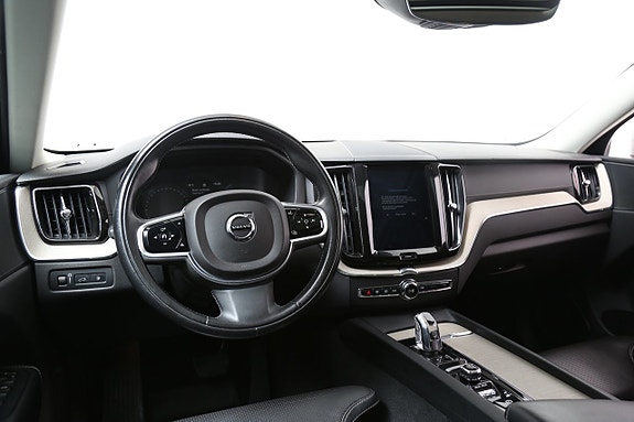 Volvo XC60 18 of 30