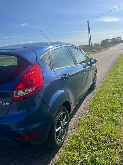 Ford Fiesta 3 of 6