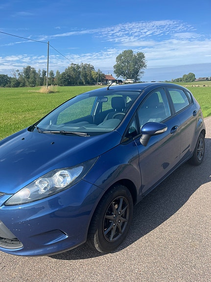 Ford Fiesta 2 of 6