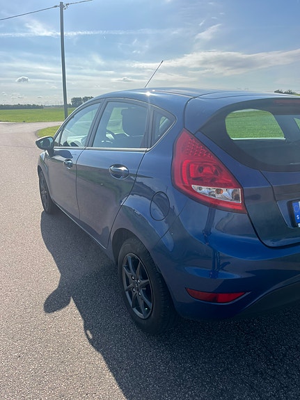 Ford Fiesta 4 of 6