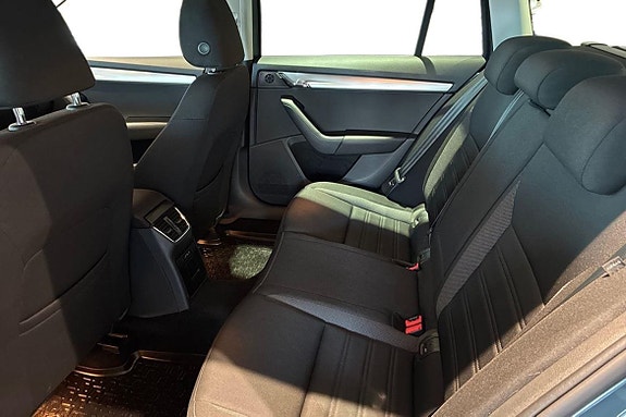 Skoda Octavia 12 of 17