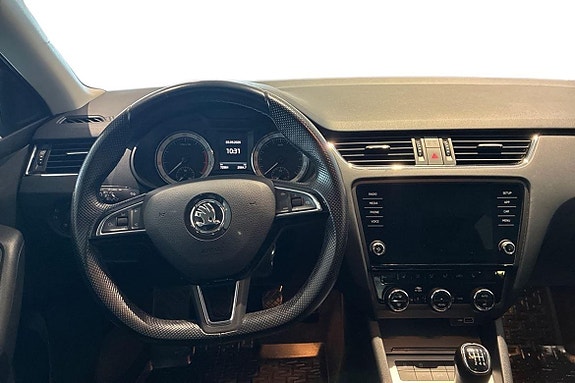 Skoda Octavia 8 of 17