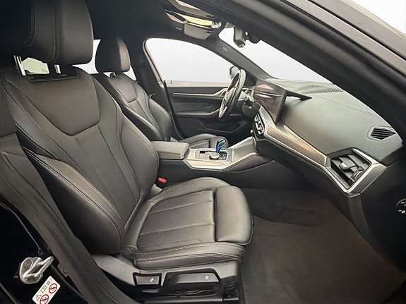 BMW i4 26 of 30