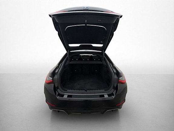BMW i4 30 of 30