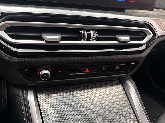 BMW i4 24 of 30