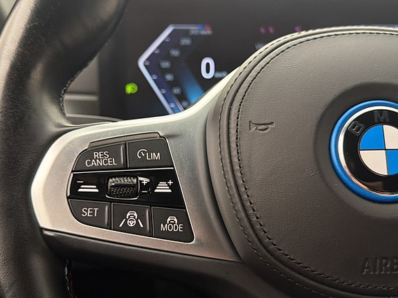 BMW i4 17 of 30