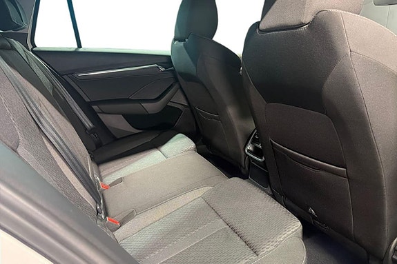 Skoda Octavia 6 of 15