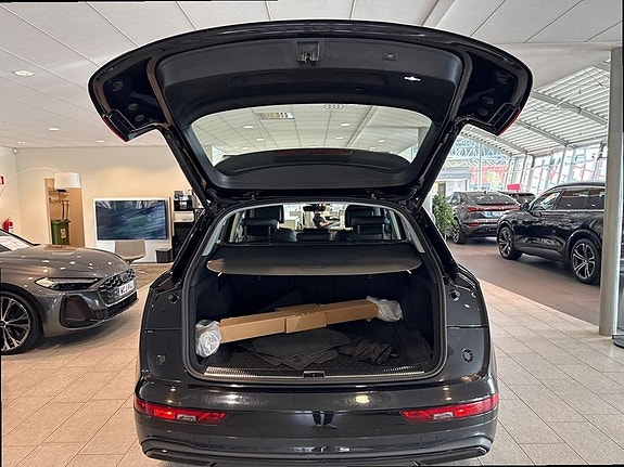 Audi Q5 10 of 16