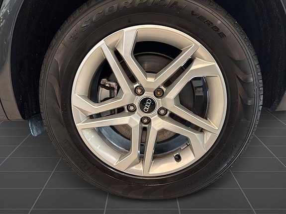 Audi Q5 9 of 16