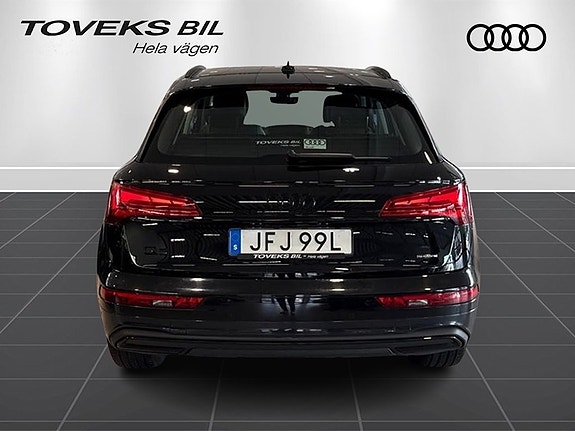 Audi Q5 6 of 16