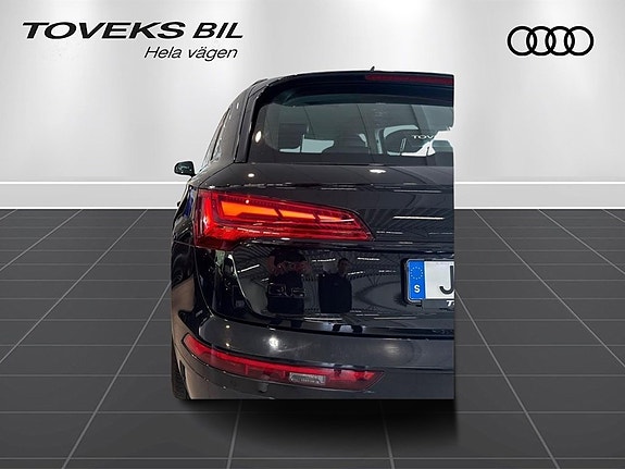 Audi Q5 8 of 16