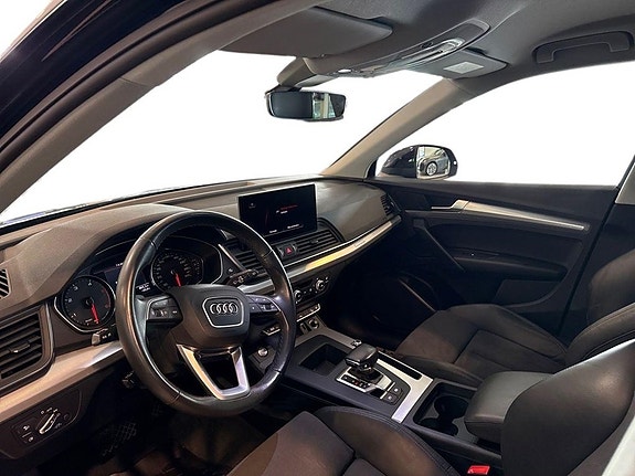 Audi Q5 12 of 16
