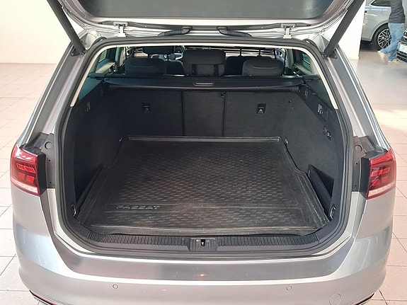 Volkswagen Passat 15 of 15