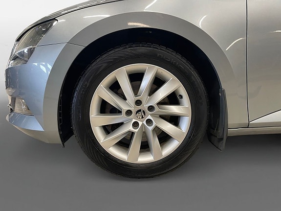 Skoda Superb 14 of 15