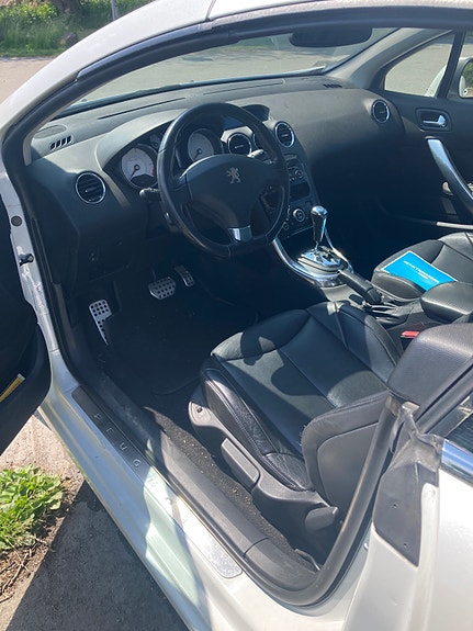 Peugeot 308 4 of 5