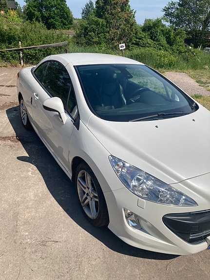 Peugeot 308 2 of 5