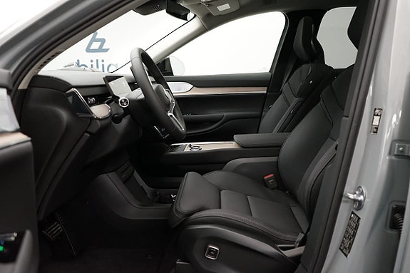 Volvo EX90 4 of 17