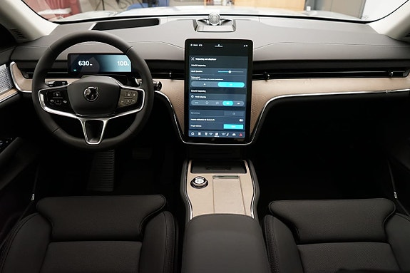 Volvo EX90 5 of 17