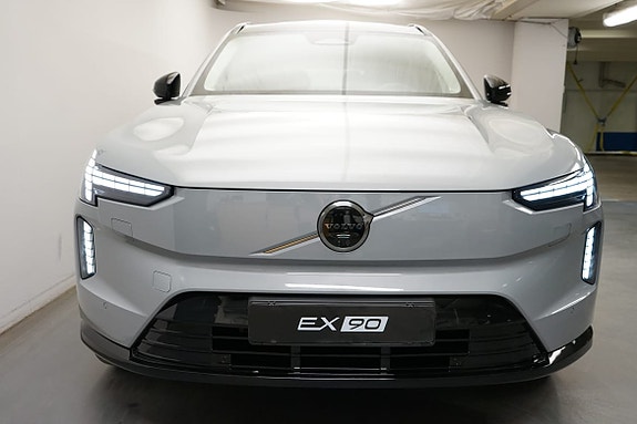 Volvo EX90 15 of 17
