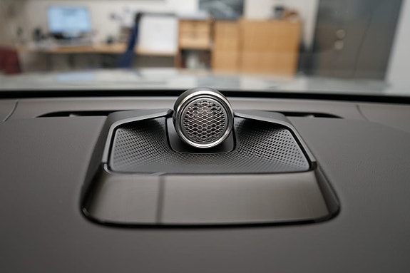 Volvo EX90 11 of 17