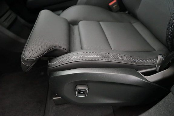 Volvo EX90 10 of 17