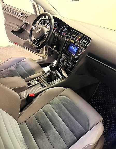 Volkswagen Golf I 17 of 19