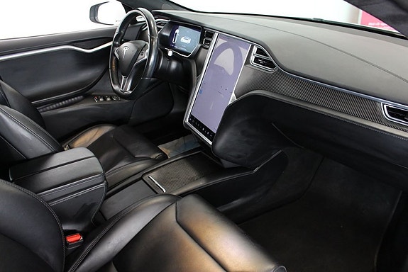 Tesla Model S 13 of 17