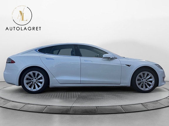 Tesla Model S 7 of 17