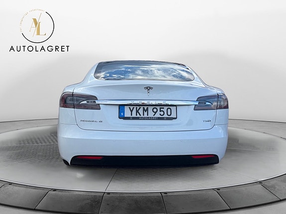 Tesla Model S 5 of 17