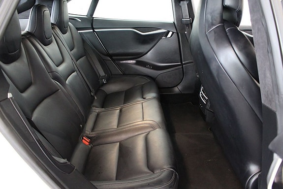 Tesla Model S 12 of 17