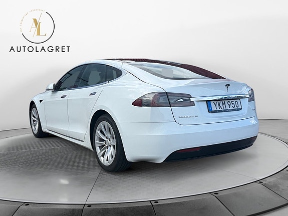 Tesla Model S 4 of 17