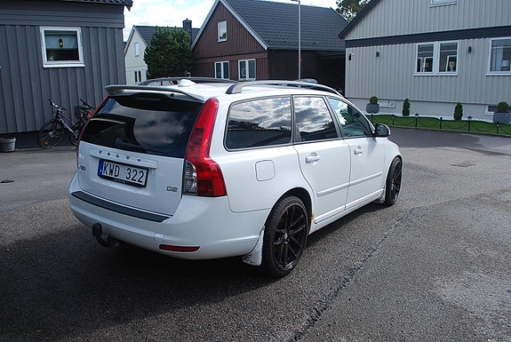 Volvo V50 3 of 8
